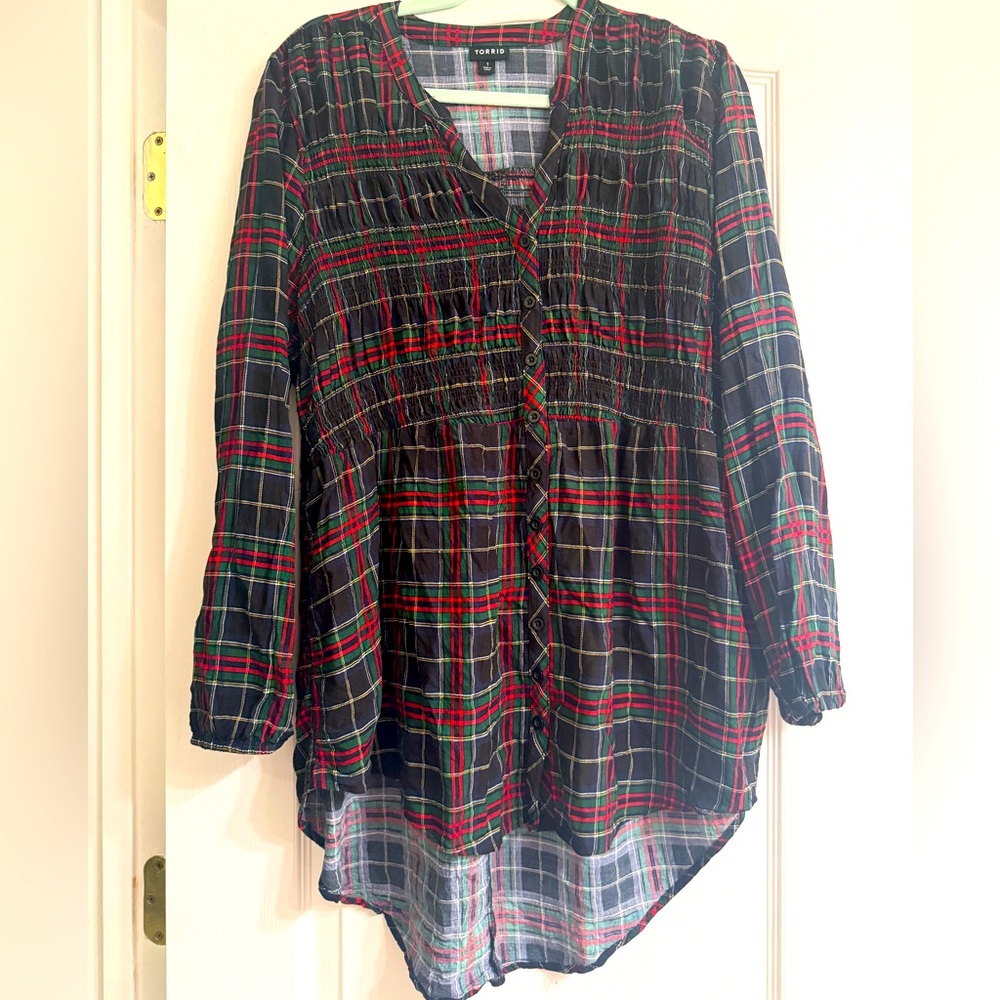 Torrid Babydoll Twill Smocked Button-Front Tunic Top in Holiday Plaid - size 1